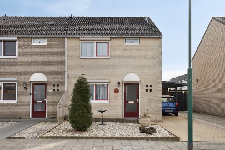 Foto 19 van Adam van Moorselstraat 26