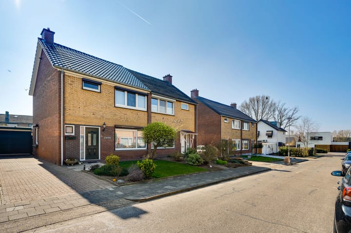 Foto 19 van Albert Schweitzerstraat 40