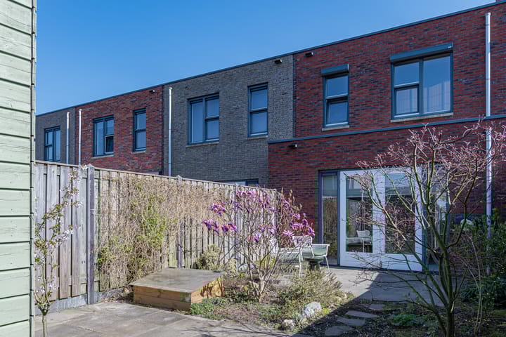 Photo 3 of Koningspage 67