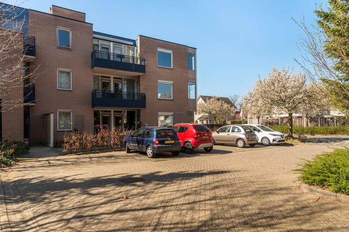 Foto 25 van van Heeckerenweg 32