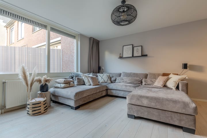 Photo 8 of Wolphaertstraat 90