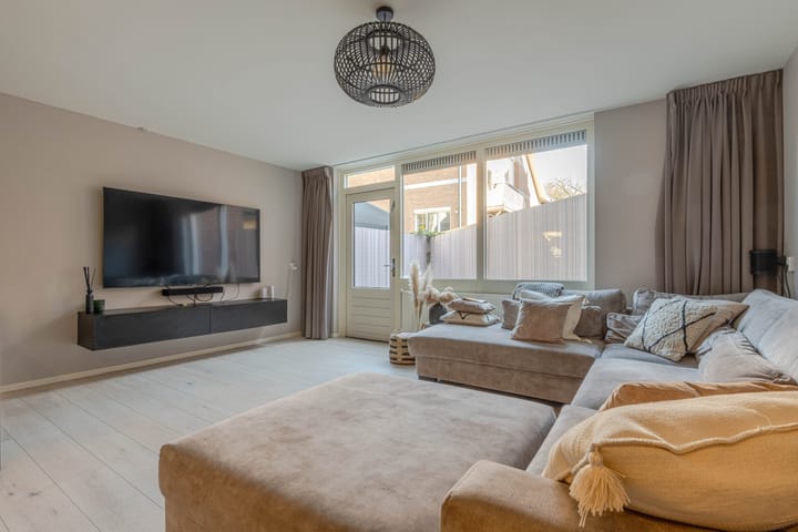 Photo 9 of Wolphaertstraat 90