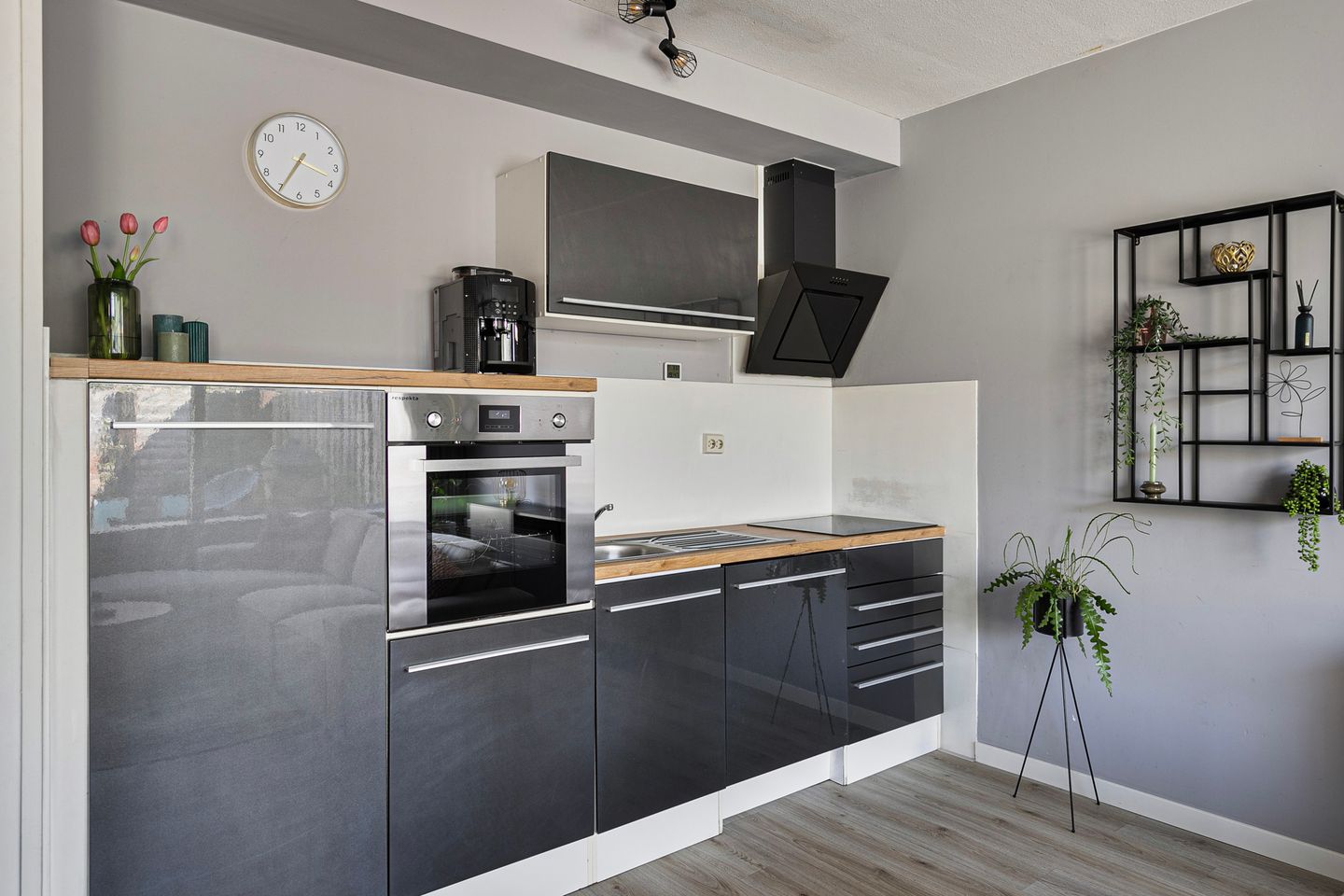 Photo 14 of Zwanenveld 3057