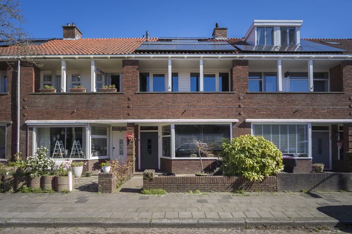 van Roonhuysestraat 8