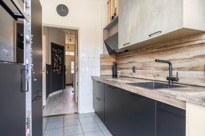 Foto 4 van van Roonhuysestraat 8