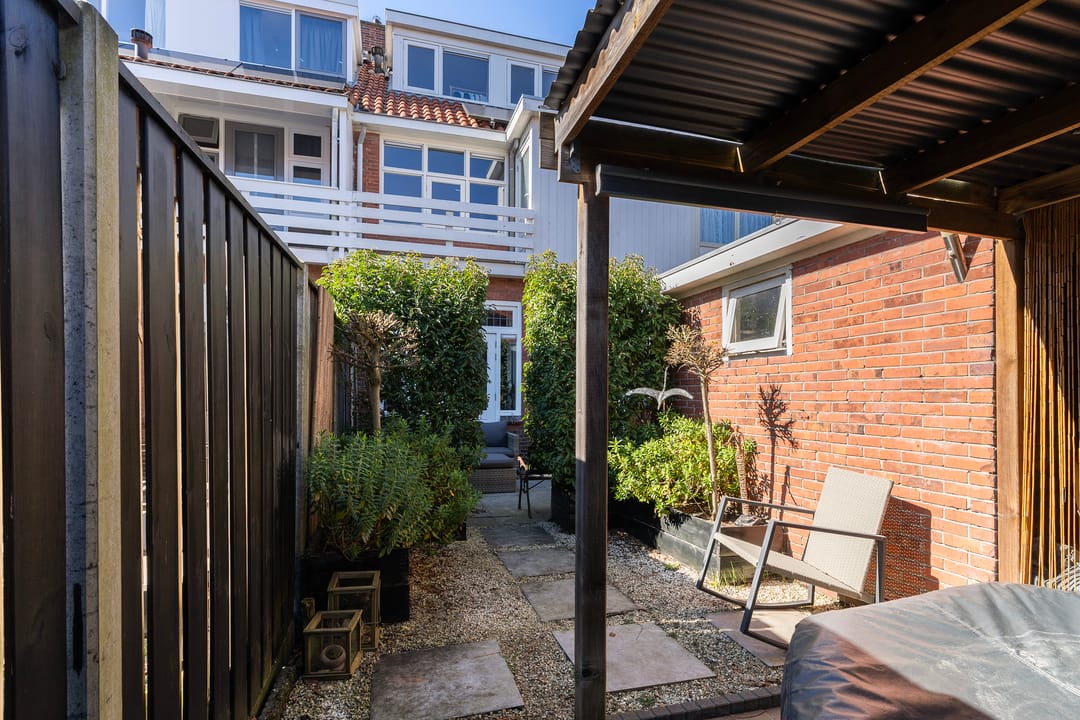 Foto 7 van van Roonhuysestraat 8