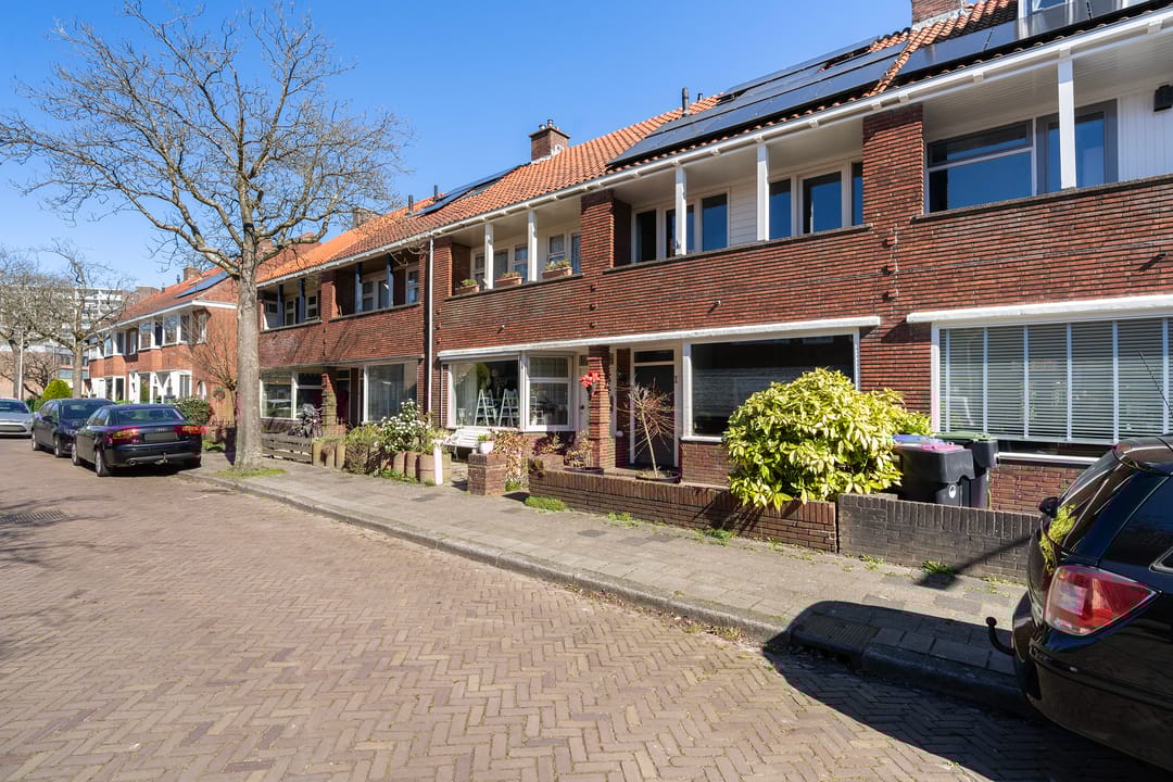 Foto 8 van van Roonhuysestraat 8