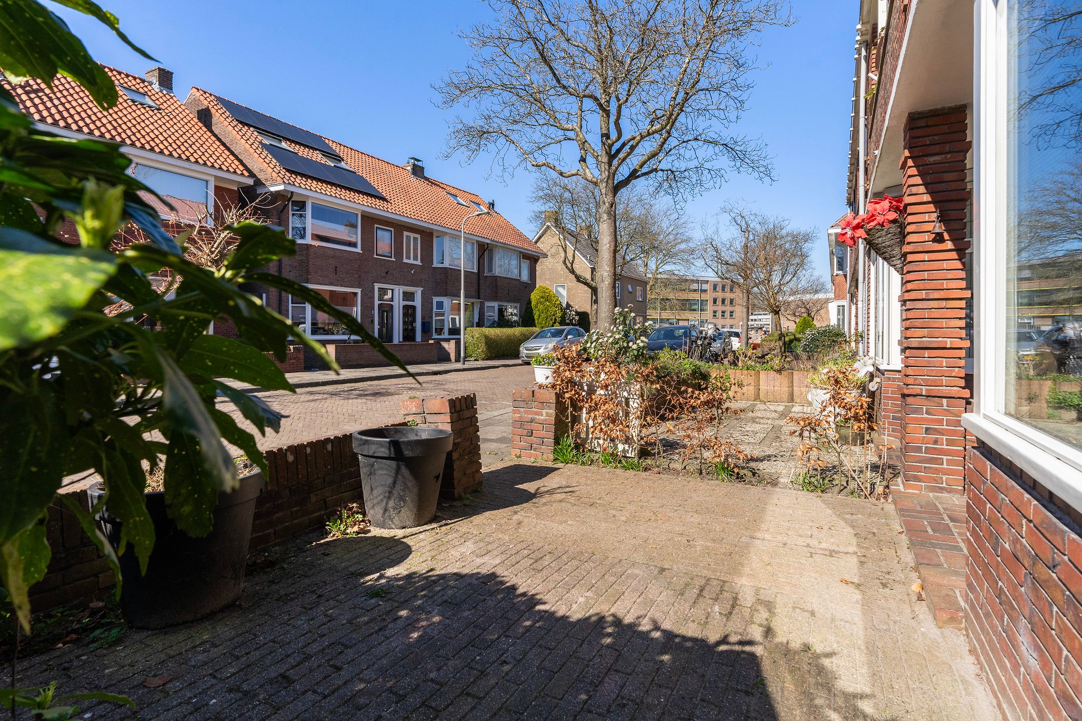 Foto 9 van van Roonhuysestraat 8