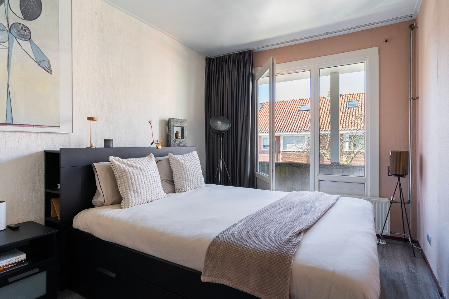 Foto 25 van van Roonhuysestraat 8