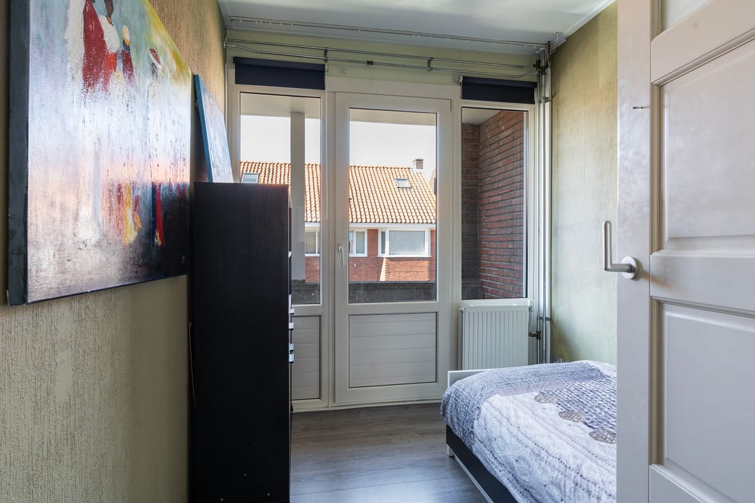 Foto 31 van van Roonhuysestraat 8