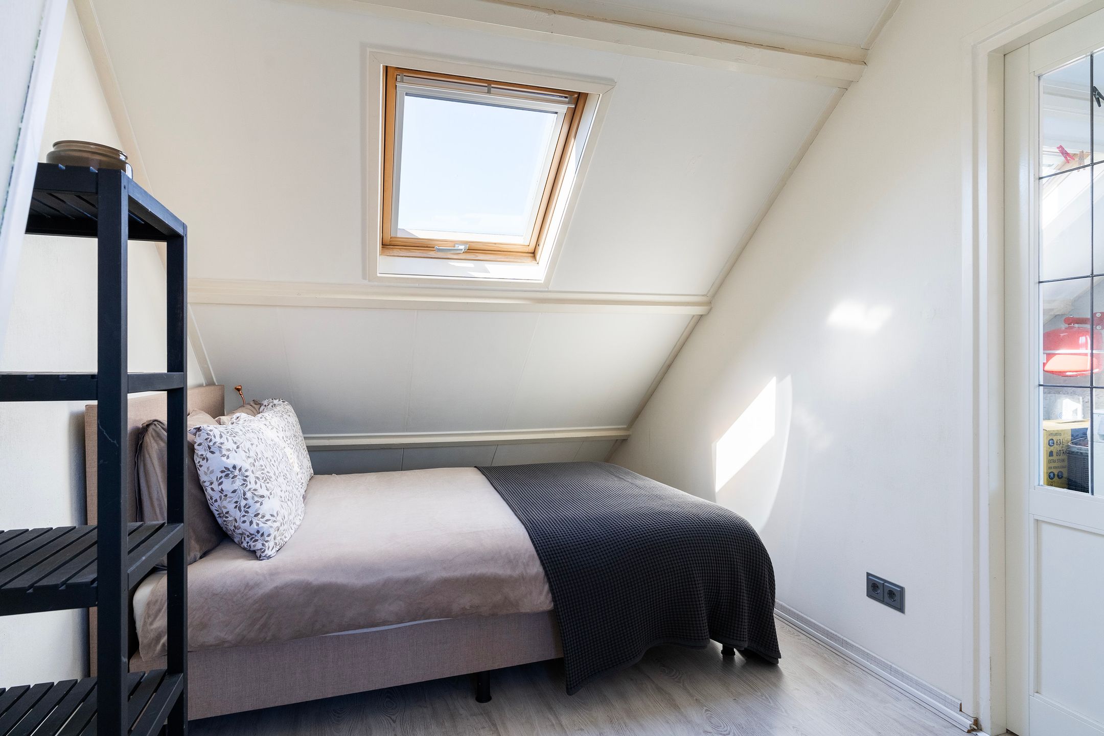 Foto 33 van van Roonhuysestraat 8