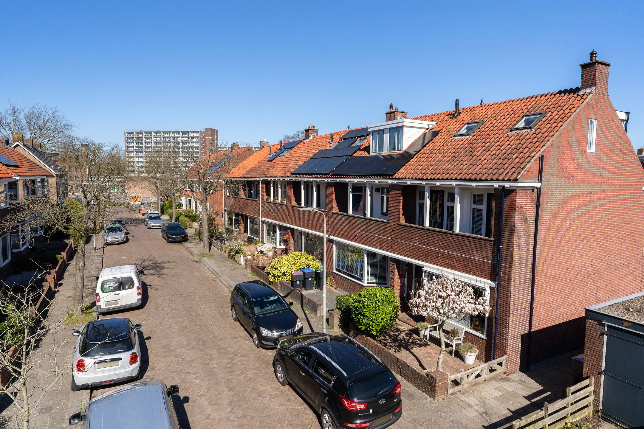 Foto 39 van van Roonhuysestraat 8