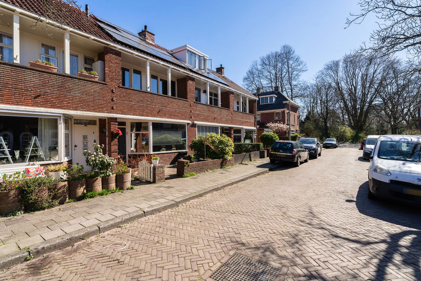 Foto 40 van van Roonhuysestraat 8