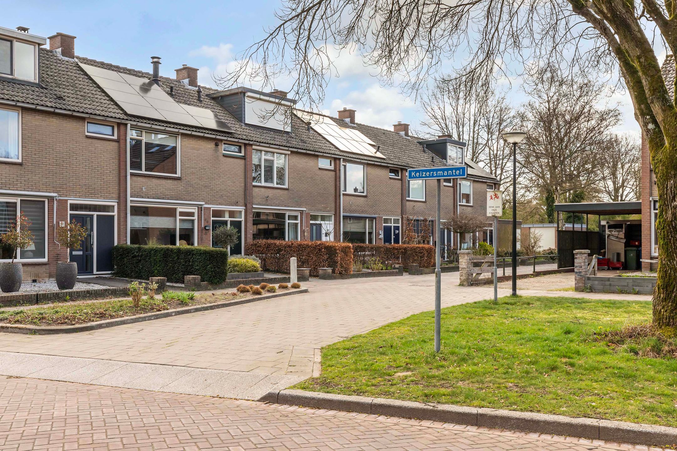 Foto 33 van Keizersmantel 46