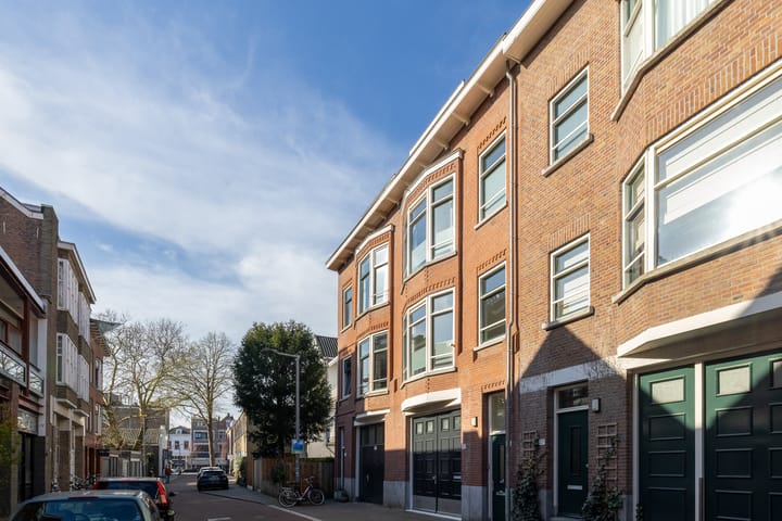 Photo 1 of Vredehofstraat 55-A