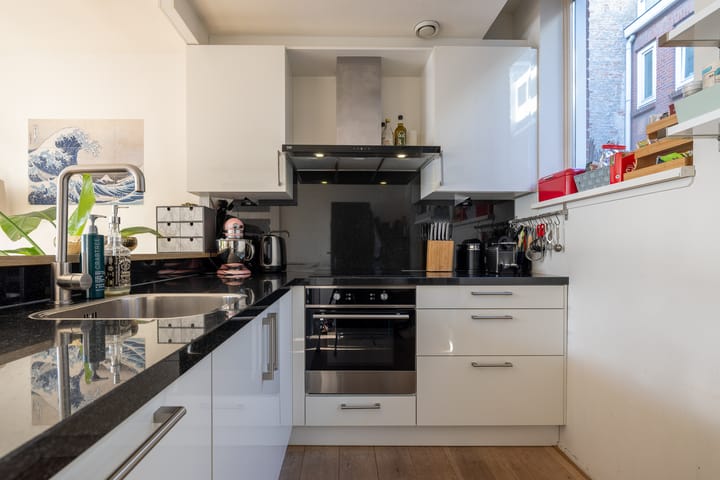 Photo 11 of Vredehofstraat 55-A