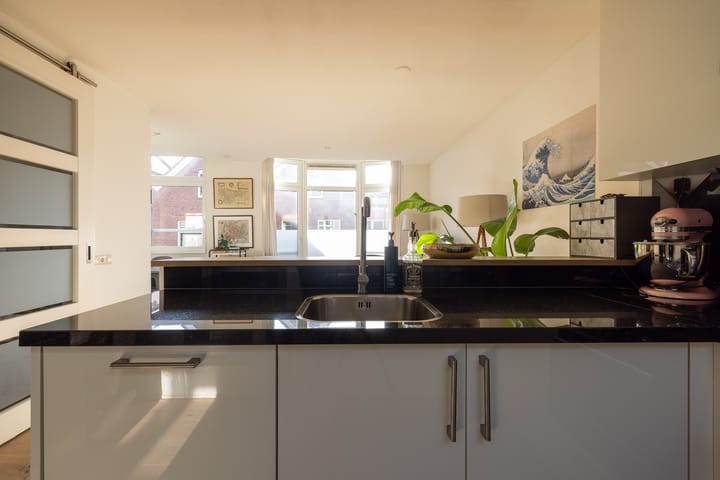 Photo 12 of Vredehofstraat 55-A