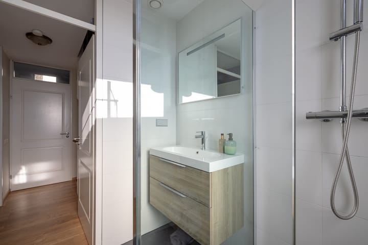 Photo 19 of Vredehofstraat 55-A