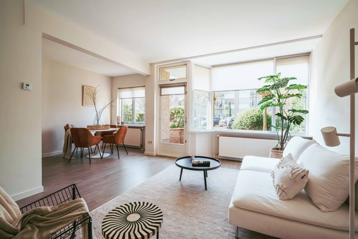 Photo 2 of Admiraal de Ruyterlaan 147