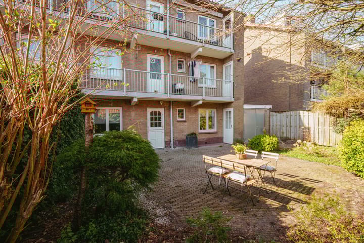 Foto 15 van Admiraal de Ruyterlaan 147