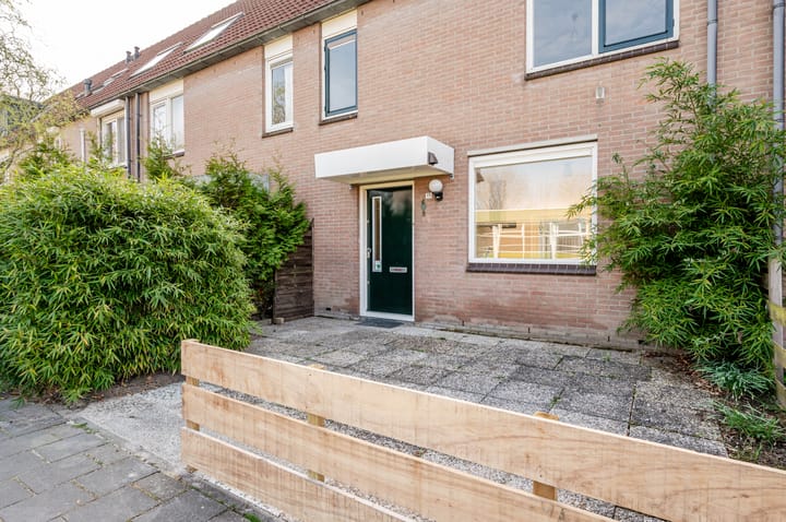 Foto 2 van Tegelenpad 13