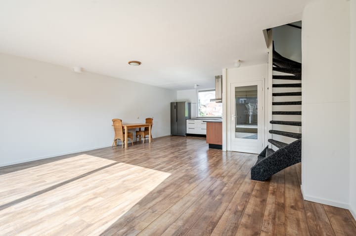 Foto 5 van Tegelenpad 13