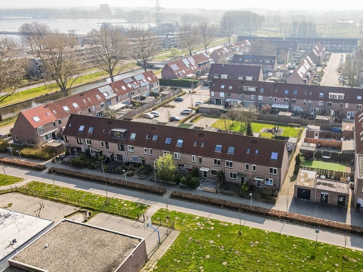 Foto 37 van Tegelenpad 13