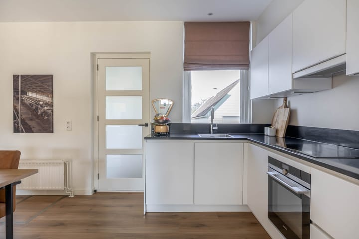 Photo 21 of Molendijk 42