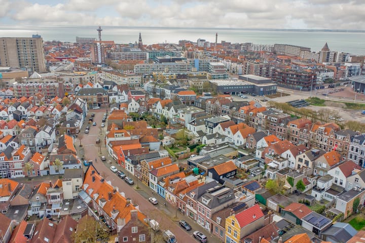 Photo 15 of Hobeinstraat 57