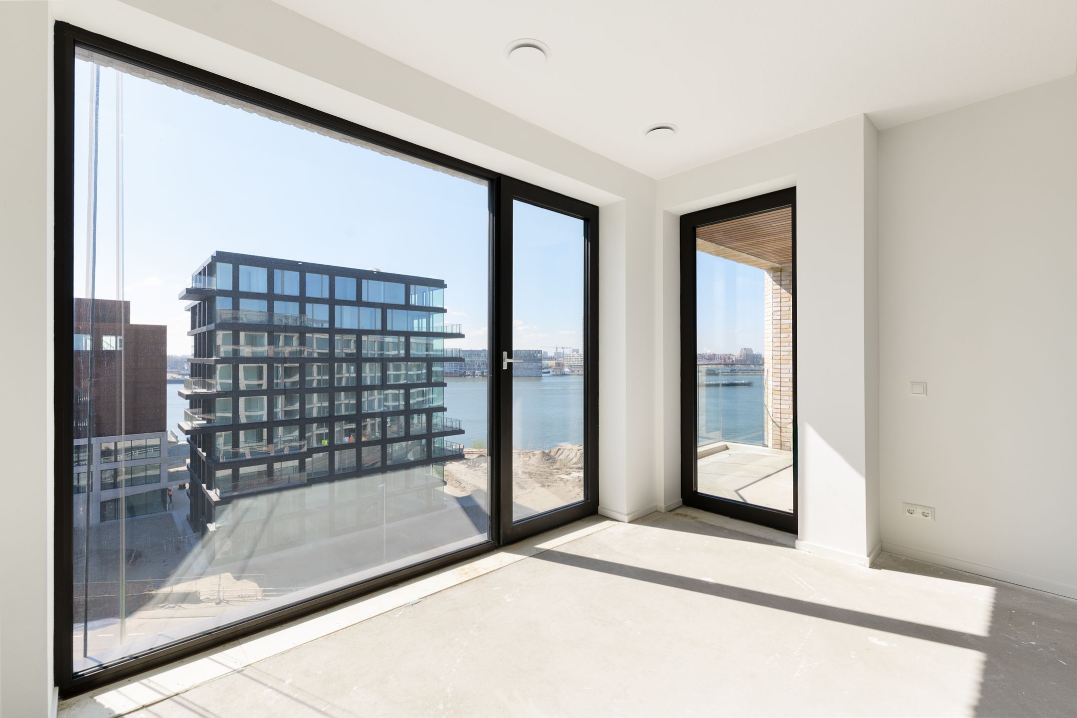 Foto 6 van THIS. 380