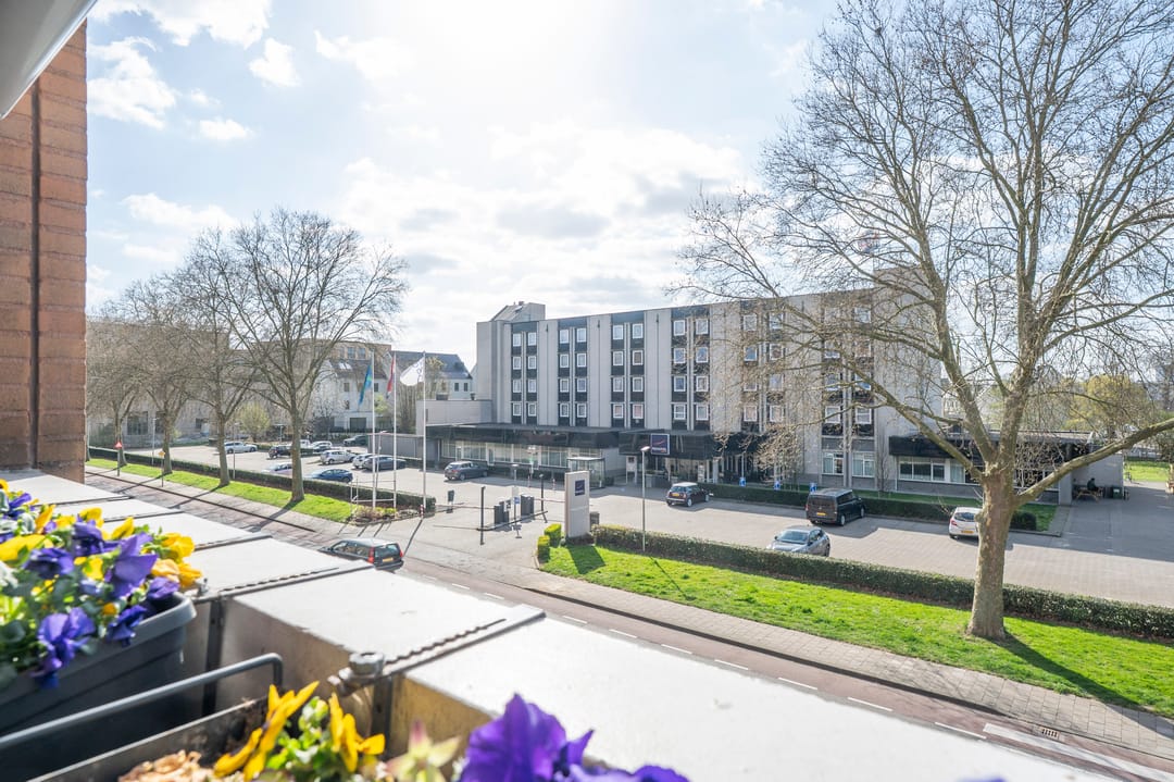 Foto 22 van Adelbert van Scharnlaan 179-C