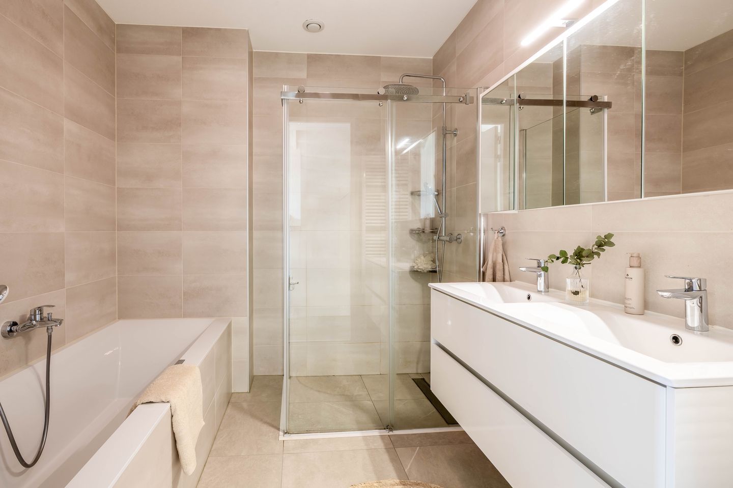 Foto 4 van Louvre 16