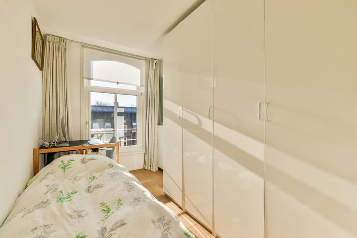 Photo 13 of Marnixstraat 107-D