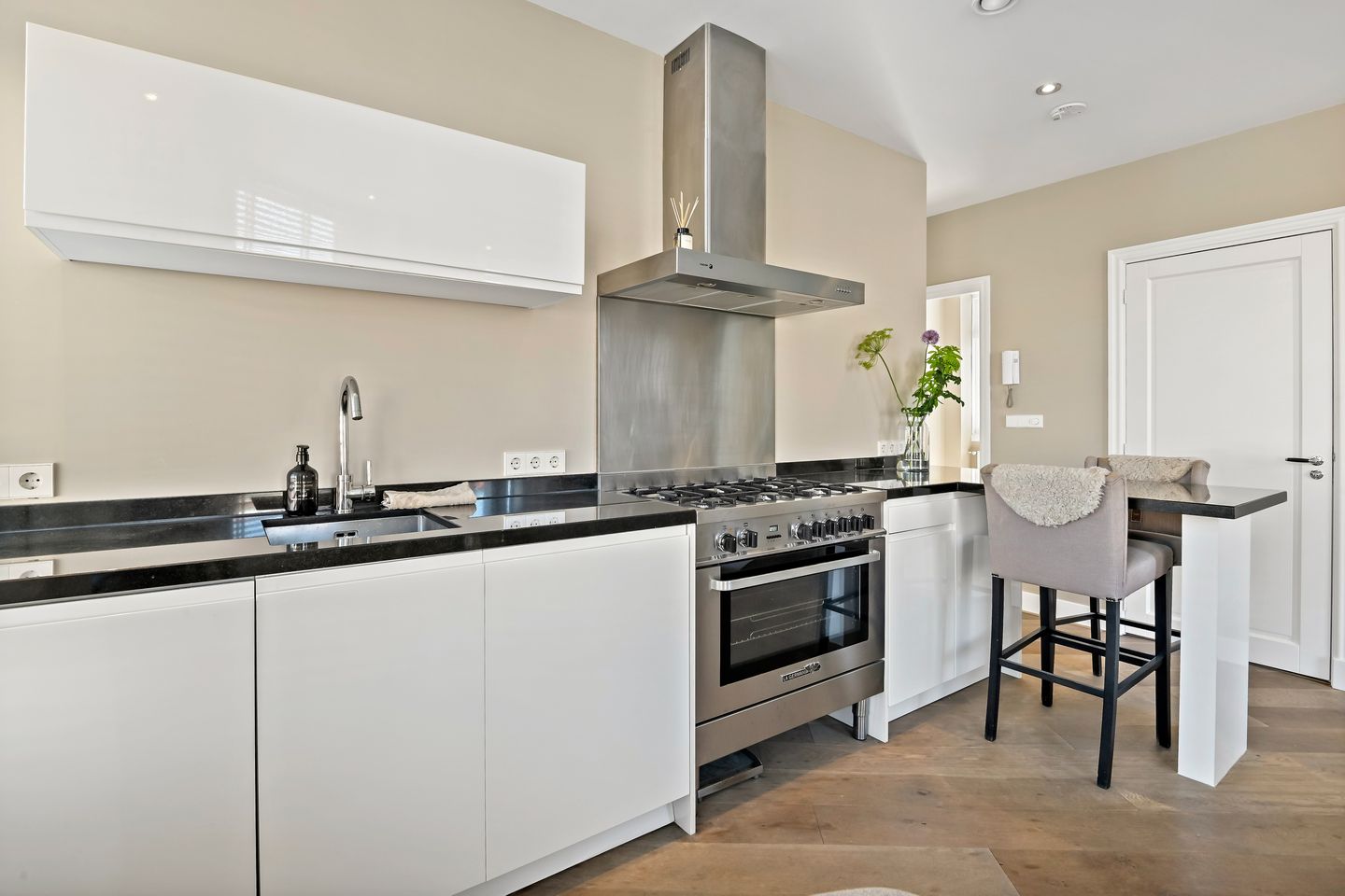 Foto 10 van Kanaalstraat 197-1