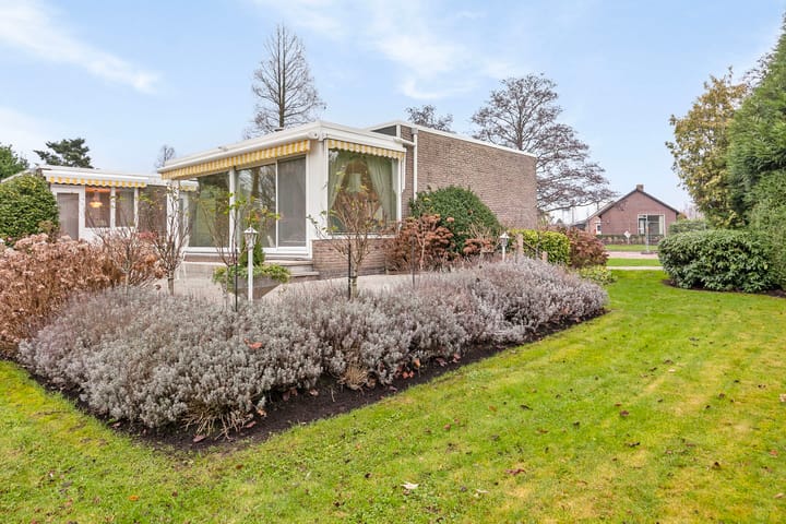 Foto 41 van Weidebloemstraat 16