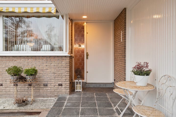 Foto 8 van Weidebloemstraat 16