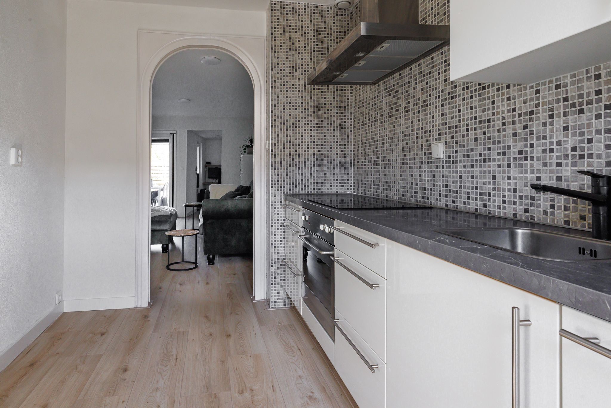 Foto 12 van Distelweg 8