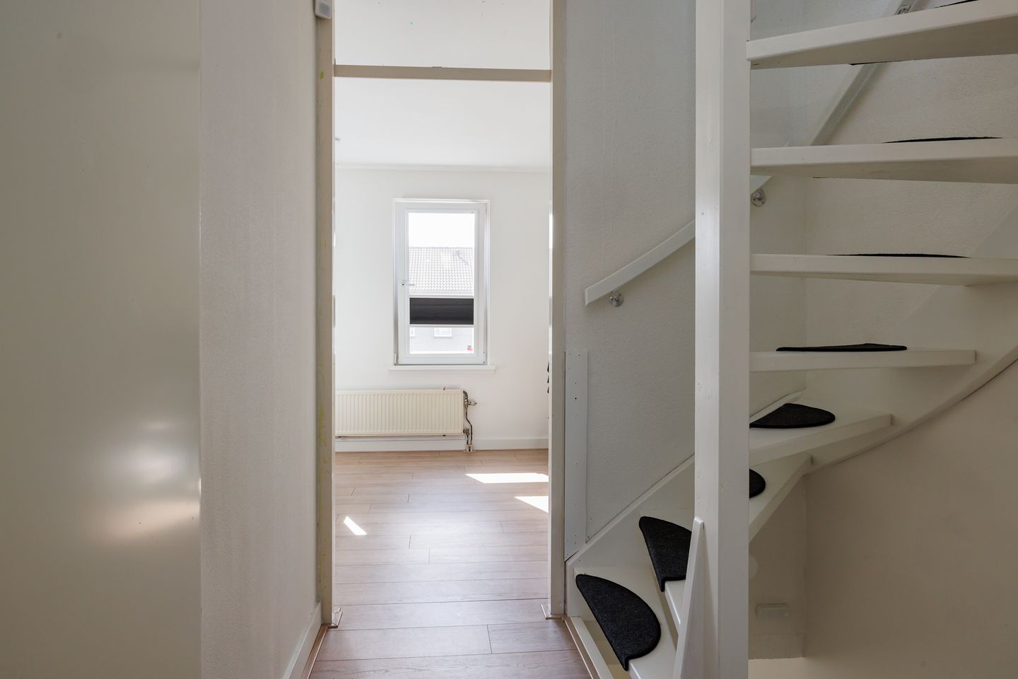 Foto 19 van Distelweg 8