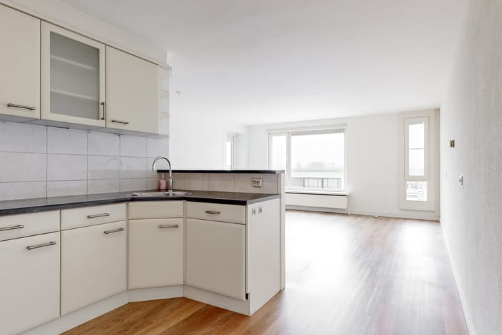 Photo 11 of Stationsplein 96