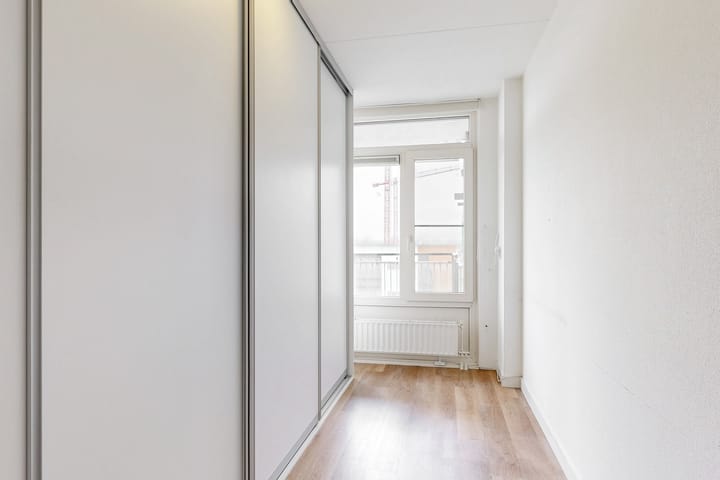 Photo 12 of Stationsplein 96