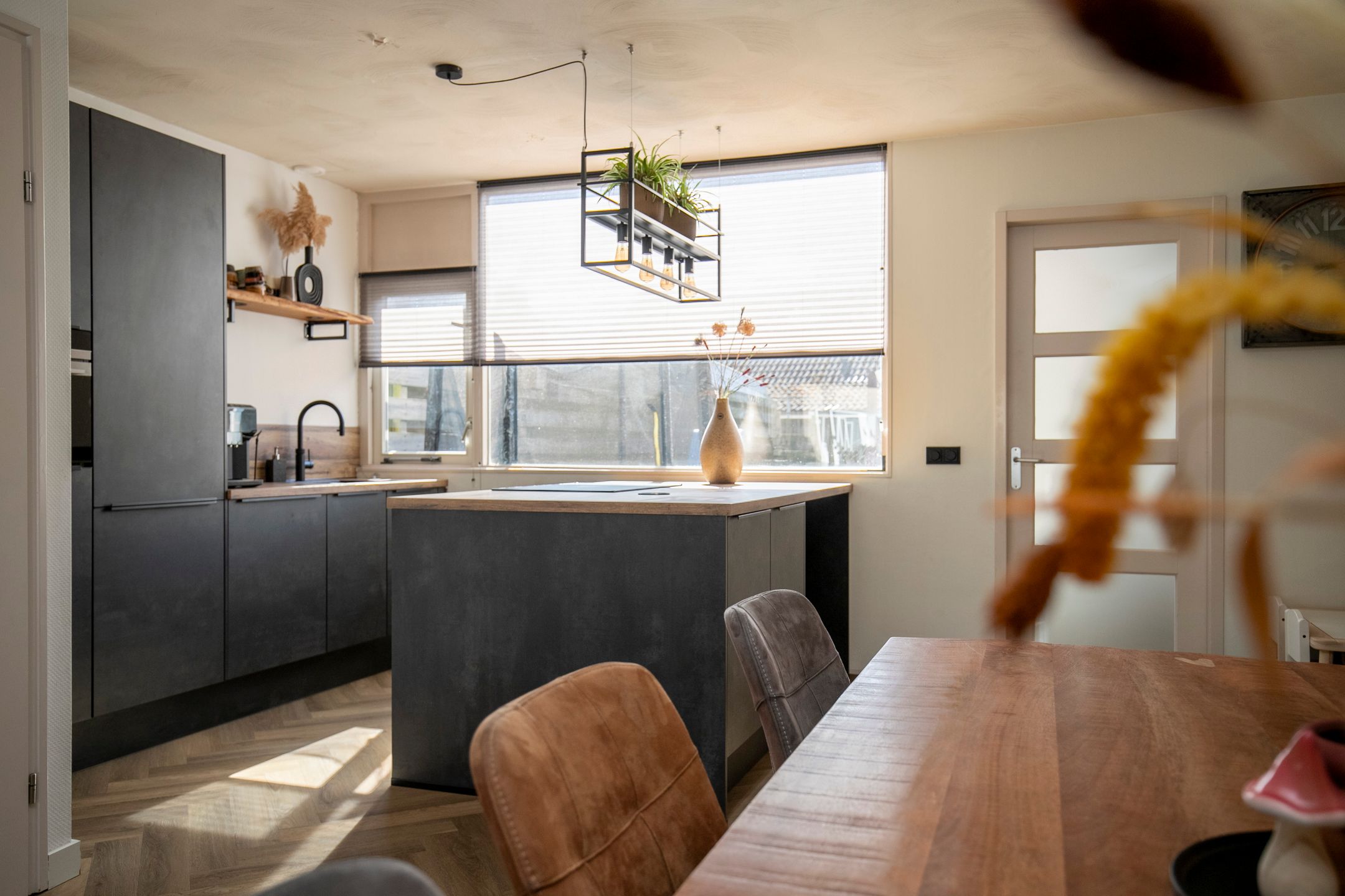 Foto 15 van Van Ommenstraat 14