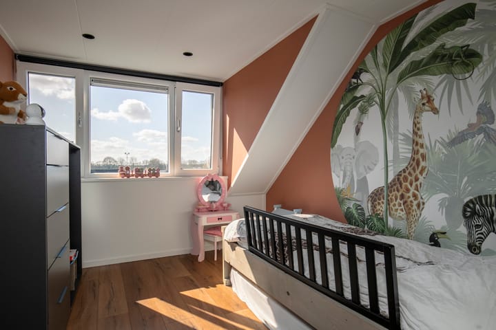 Foto 33 van Van Ommenstraat 14