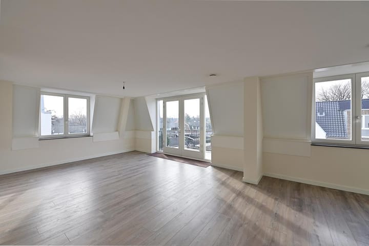 Photo 3 of Keucheniusstraat 8-D