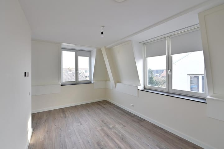 Photo 7 of Keucheniusstraat 8-D