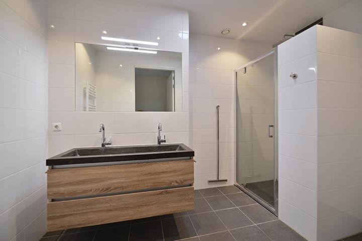 Photo 9 of Keucheniusstraat 8-D