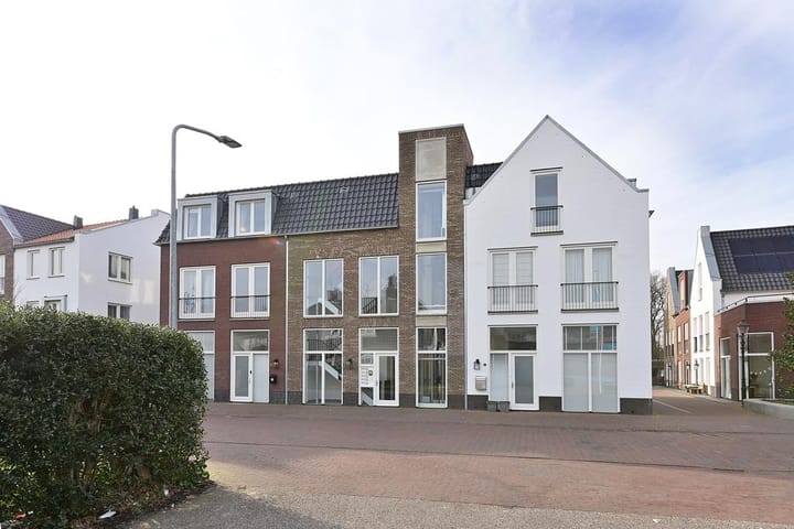 Photo 11 of Keucheniusstraat 8-D