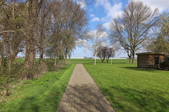 Photo 32 of Planetenweg 61