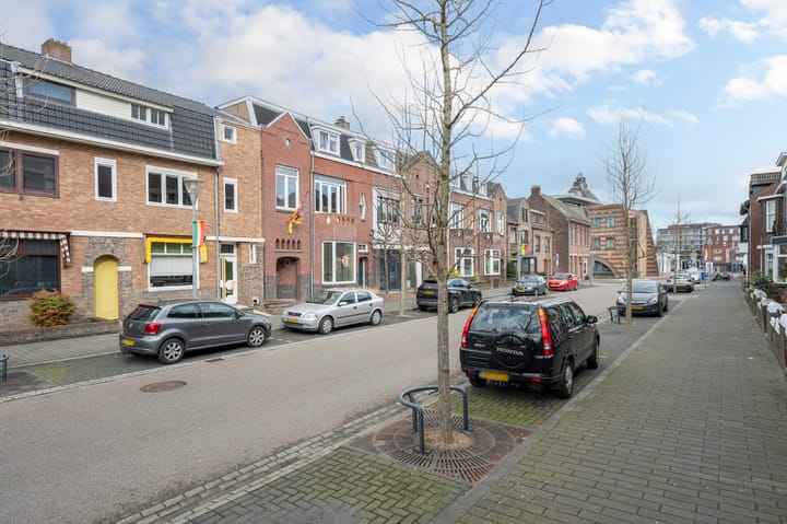 Foto 33 van Graaf Huynlaan 10-A