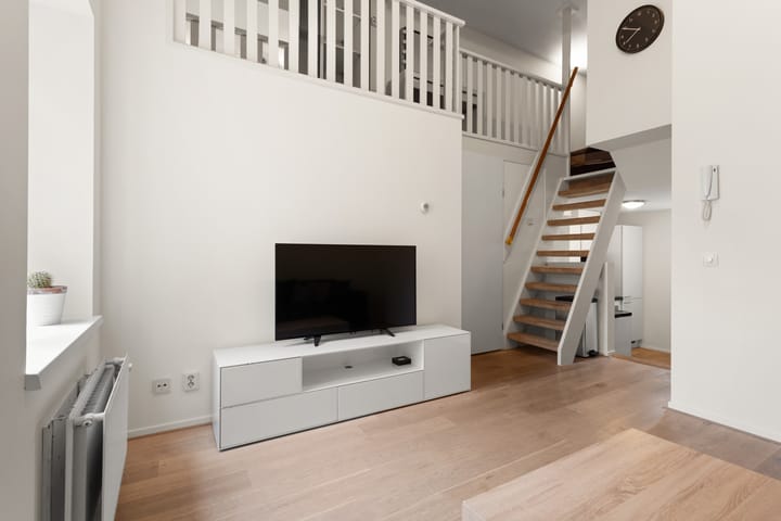 Photo 2 of Turnerstraat 11-H