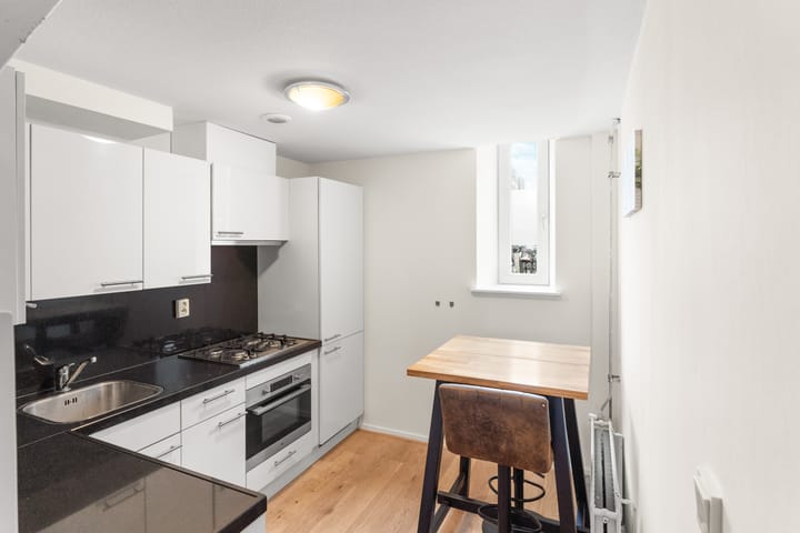 Photo 7 of Turnerstraat 11-H